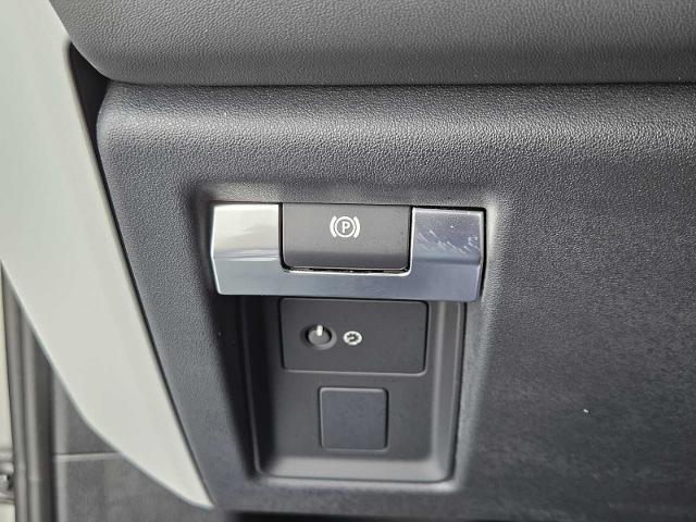 2024 Defender Vehicle Photo in AUSTIN, TX 78717