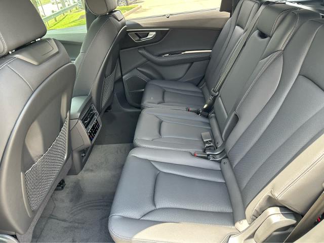 2025 Audi Q7 Vehicle Photo in HOUSTON, TX 77090