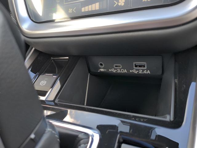 2025 Subaru Outback Vehicle Photo in Green Bay, WI 54304