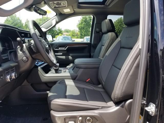 2025 GMC Sierra 1500 Vehicle Photo in ELYRIA, OH 44035-6349