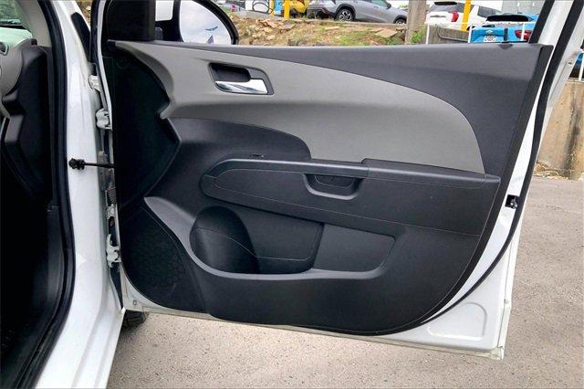 2016 Chevrolet Sonic Vehicle Photo in KANSAS CITY, MO 64114-4502