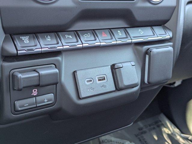 2025 GMC Sierra 3500HD Vehicle Photo in BRUNSWICK, GA 31525-1881