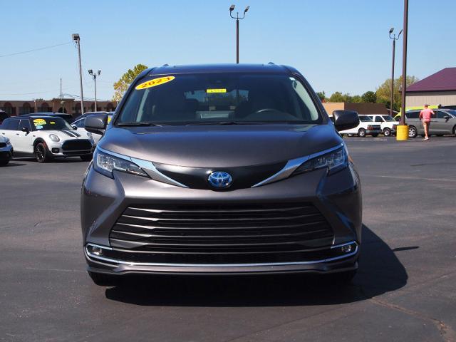 2023 Toyota Sienna Vehicle Photo in MADISON, IN 47250-1611