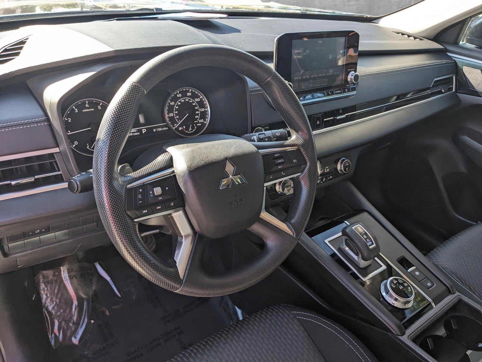 2022 Mitsubishi Outlander Vehicle Photo in GREENACRES, FL 33463-3207