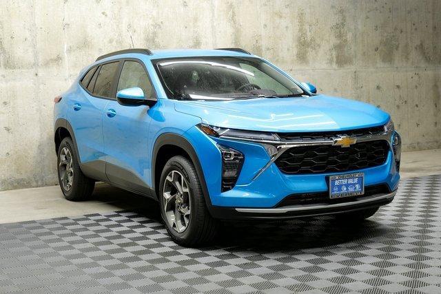 2025 Chevrolet Trax Vehicle Photo in EVERETT, WA 98203-5662