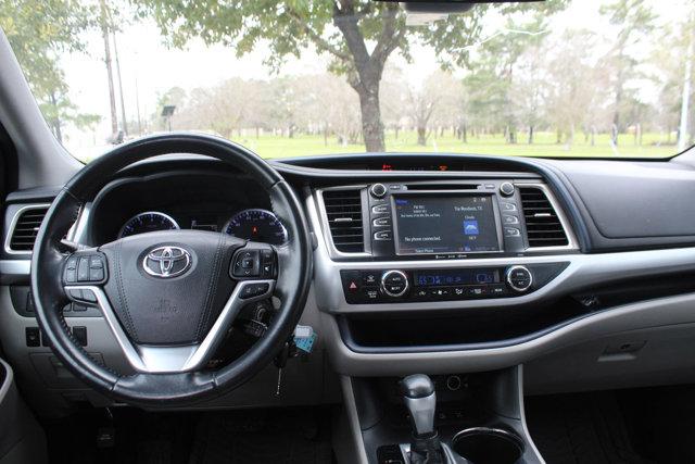 2018 Toyota Highlander Vehicle Photo in HOUSTON, TX 77090