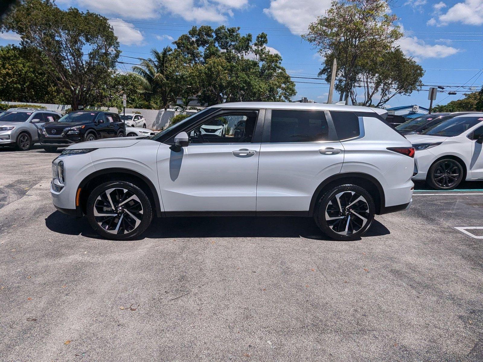 2022 Mitsubishi Outlander Vehicle Photo in Miami, FL 33135