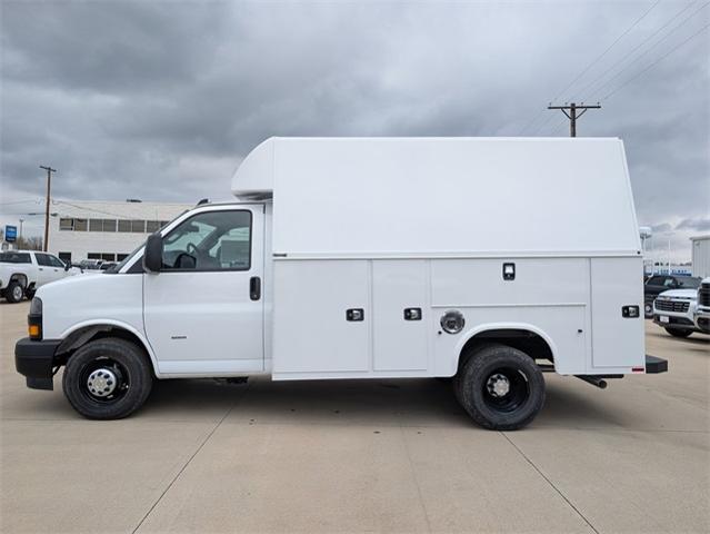2024 Chevrolet Express Commercial Cutaway Vehicle Photo in ENGLEWOOD, CO 80113-6708