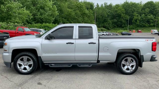 2017 Chevrolet Silverado 1500 Vehicle Photo in MOON TOWNSHIP, PA 15108-2571