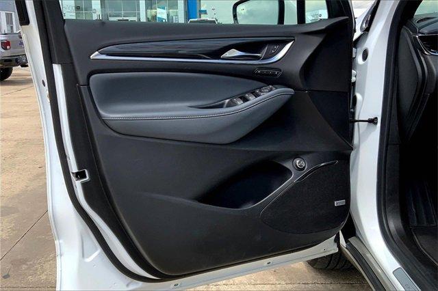 2024 Buick Enclave Vehicle Photo in TOPEKA, KS 66609-0000