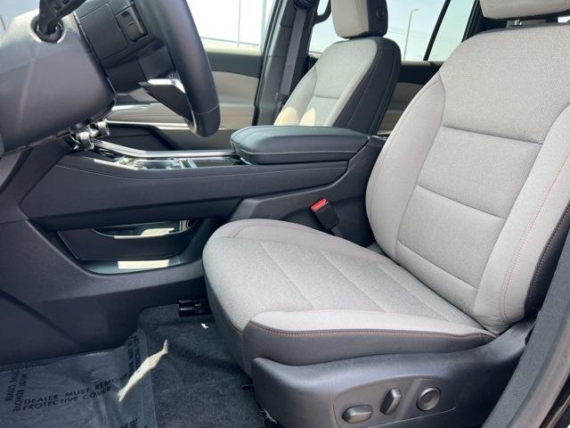 2024 Chevrolet Traverse Vehicle Photo in GREEN BAY, WI 54304-5303