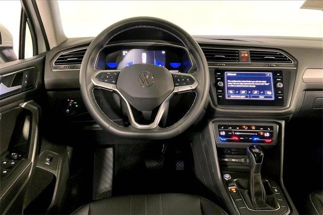 2024 Volkswagen Tiguan Vehicle Photo in KANSAS CITY, MO 64114-4502