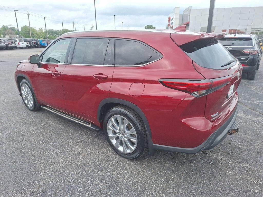 2020 Toyota Highlander Vehicle Photo in Marion, IA 52302