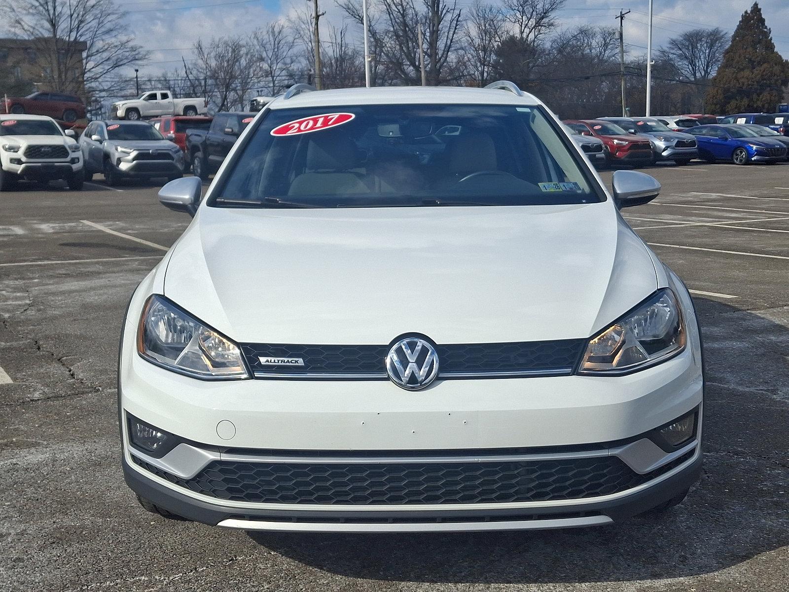 2017 Volkswagen Golf Alltrack Vehicle Photo in Trevose, PA 19053