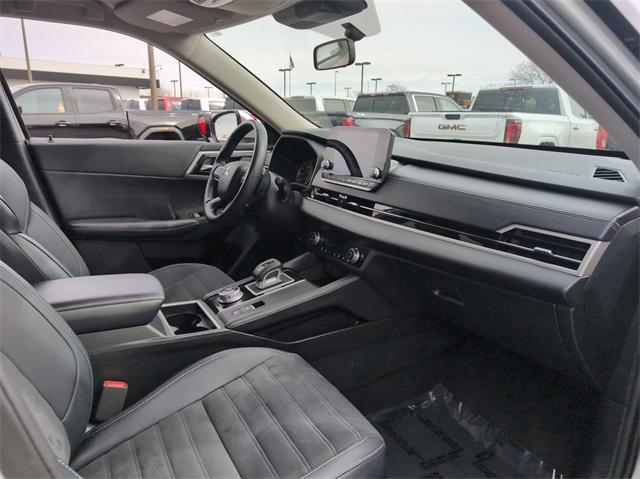 2024 Mitsubishi Outlander Vehicle Photo in AURORA, CO 80012-4011