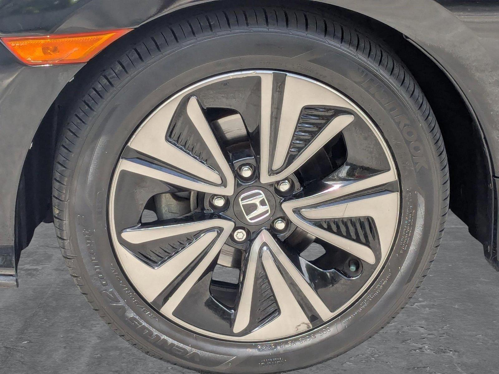 2017 Honda Civic Hatchback Vehicle Photo in PEMBROKE PINES, FL 33024-6534
