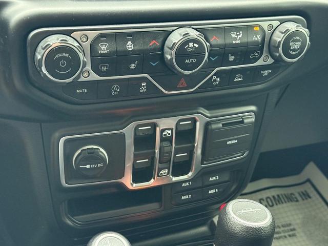 2021 Jeep Gladiator Vehicle Photo in COLUMBIA, MO 65203-3903
