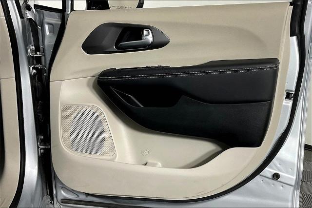 2024 Chrysler Pacifica Vehicle Photo in Tulsa, OK 74129