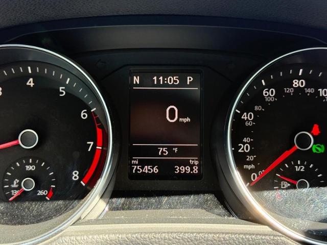 2016 Volkswagen Passat Vehicle Photo in COLUMBIA, MO 65203-3903