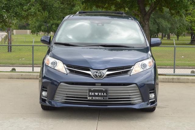 2020 Toyota Sienna Vehicle Photo in Houston, TX 77090
