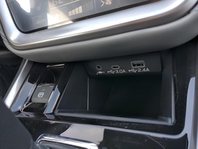 2025 Subaru Outback Vehicle Photo in Green Bay, WI 54304