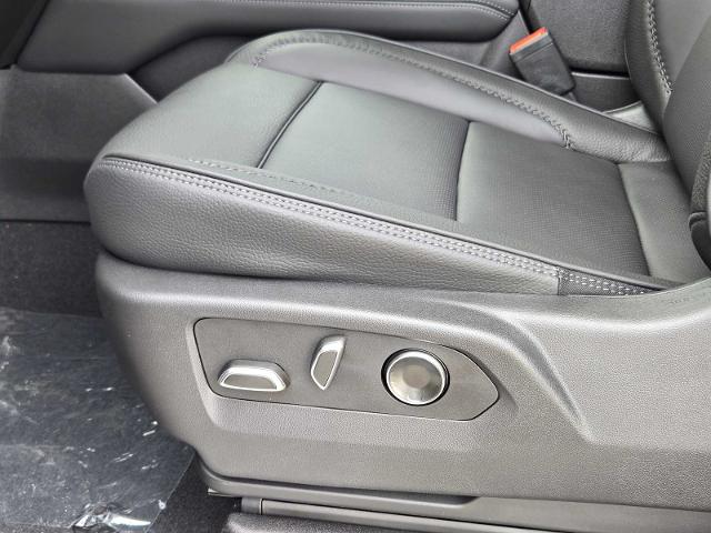 2025 GMC Yukon XL Vehicle Photo in DALLAS, TX 75209-3016