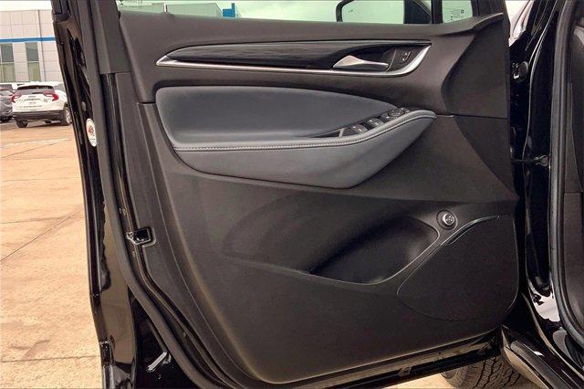 2022 Buick Enclave Vehicle Photo in TOPEKA, KS 66609-0000