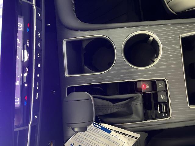2025 Toyota Sienna Vehicle Photo in Oshkosh, WI 54904