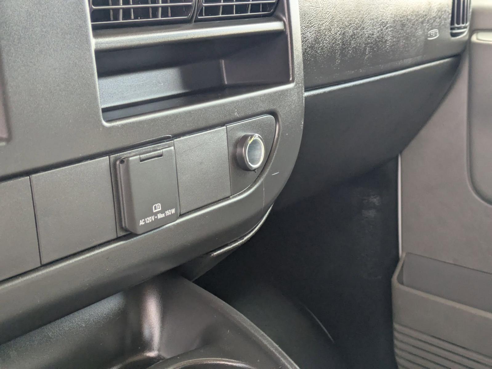 2023 Chevrolet Express Cargo 2500 Vehicle Photo in SELMA, TX 78154-1460