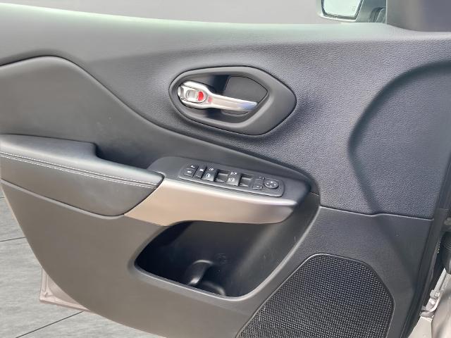 2019 Jeep Cherokee Vehicle Photo in APPLETON, WI 54914-8833