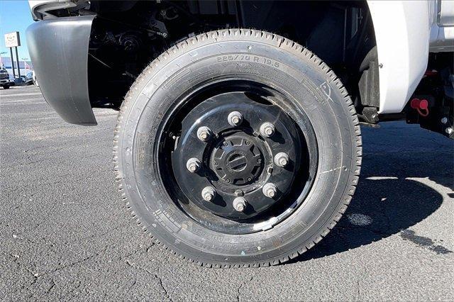 2024 Chevrolet Silverado 5500 HD Vehicle Photo in INDEPENDENCE, MO 64055-1314