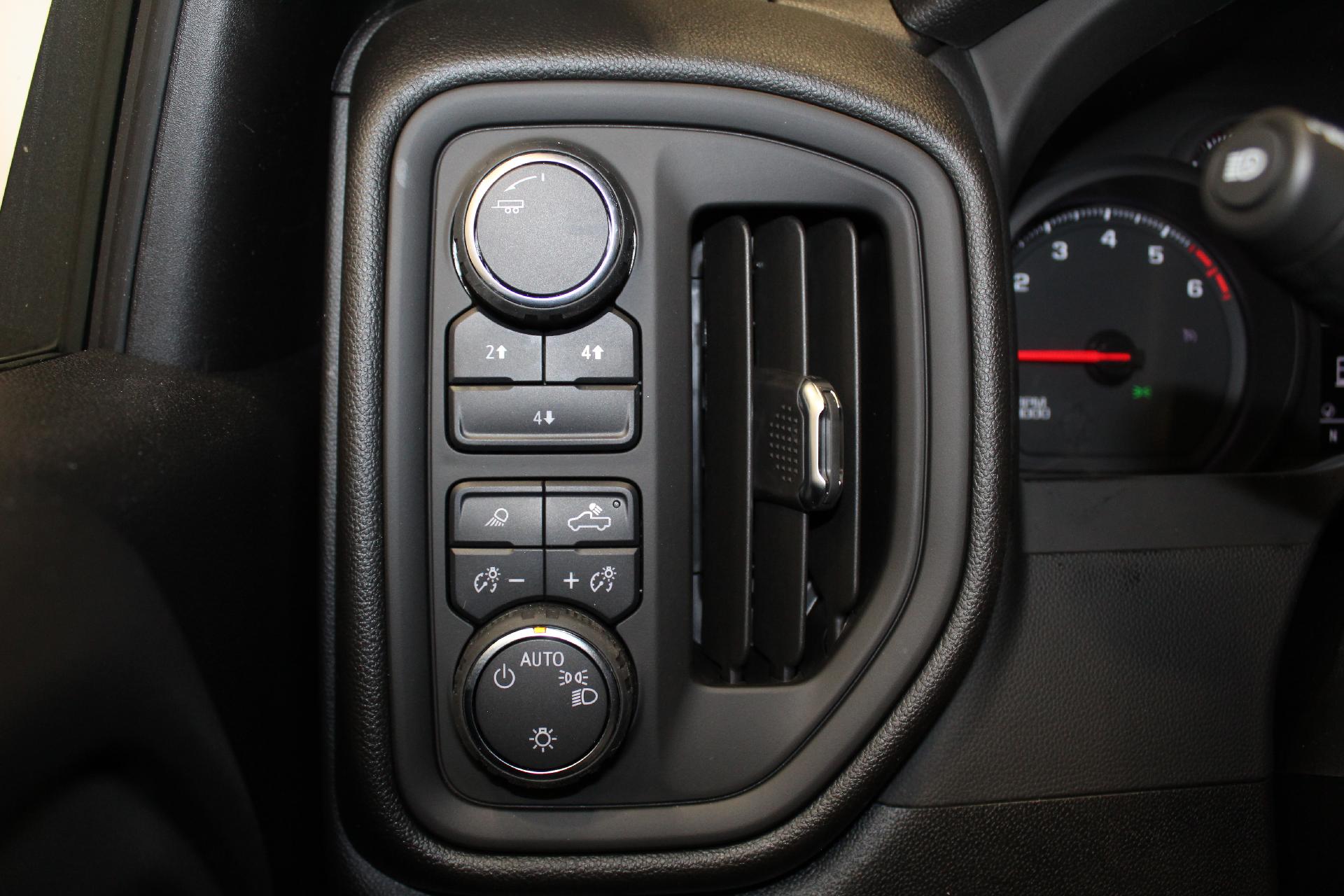 2025 Chevrolet Silverado 2500 HD Vehicle Photo in NORTHAMPTON, MA 01060-1120