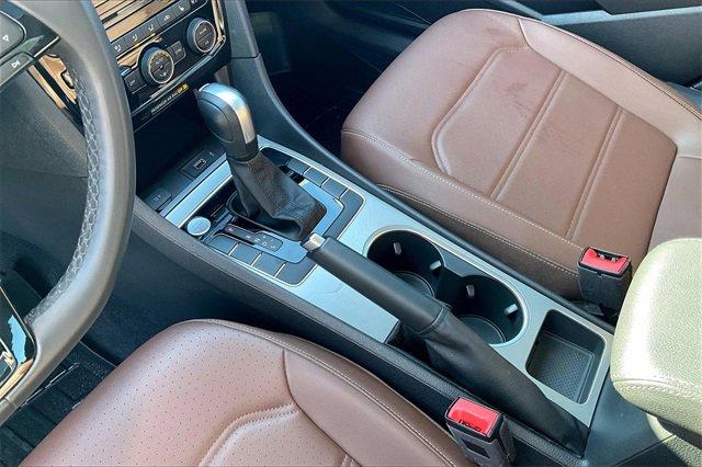 2022 Volkswagen Passat Vehicle Photo in INDEPENDENCE, MO 64055-1314