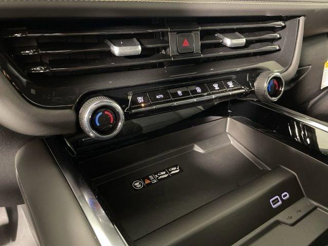 2025 Chevrolet Tahoe Vehicle Photo in PHOENIX, AZ 85014-3381