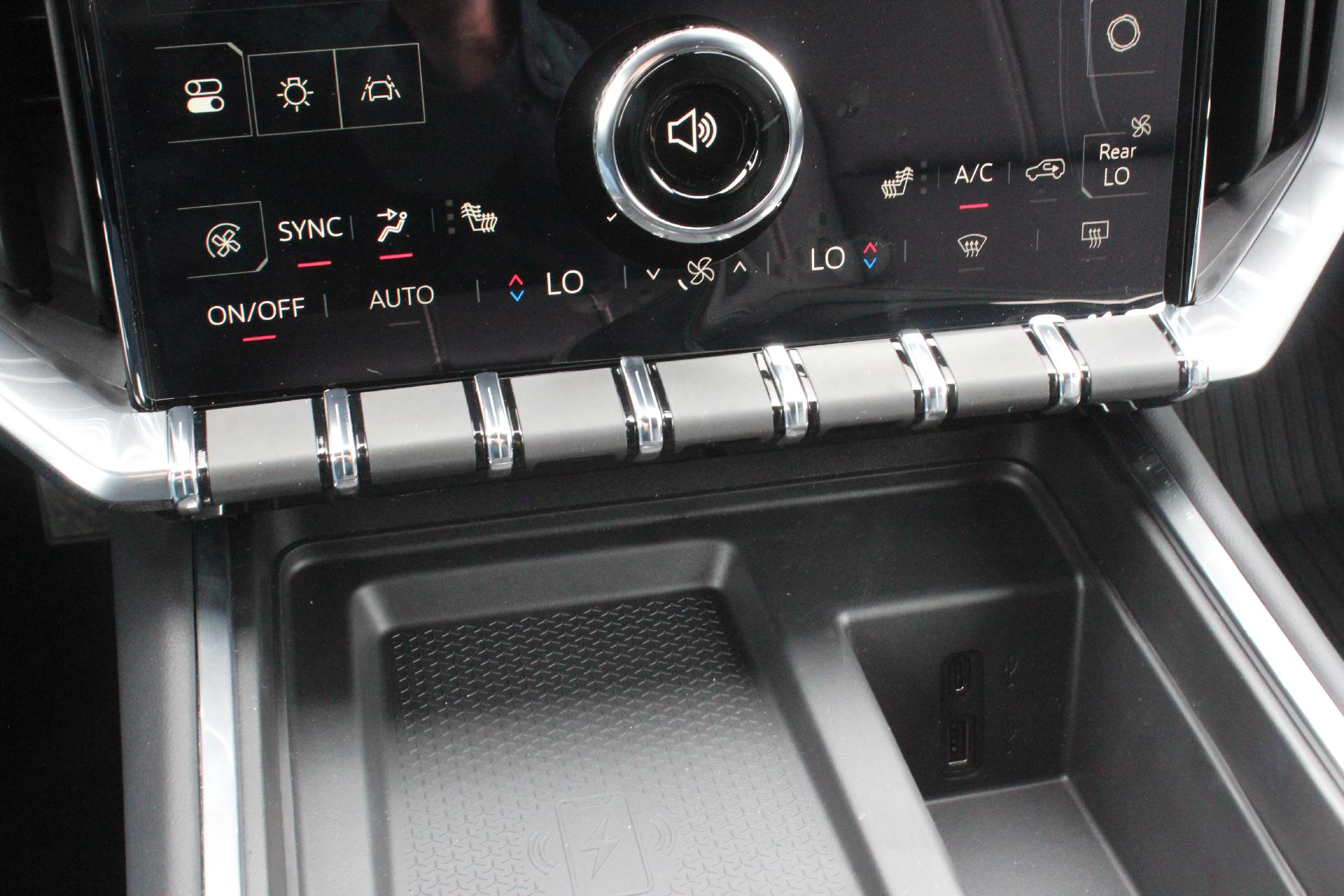 2025 GMC Acadia Vehicle Photo in AURORA, CO 80012-4011