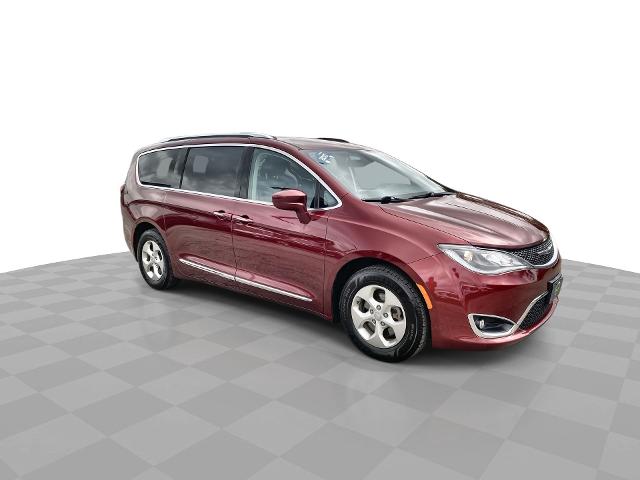 2017 Chrysler Pacifica Vehicle Photo in WILLIAMSVILLE, NY 14221-2883