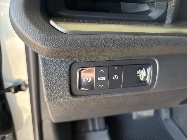 2025 Chevrolet Traverse Vehicle Photo in MANHATTAN, KS 66502-5036