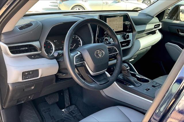 2023 Toyota Highlander Vehicle Photo in Grapevine, TX 76051