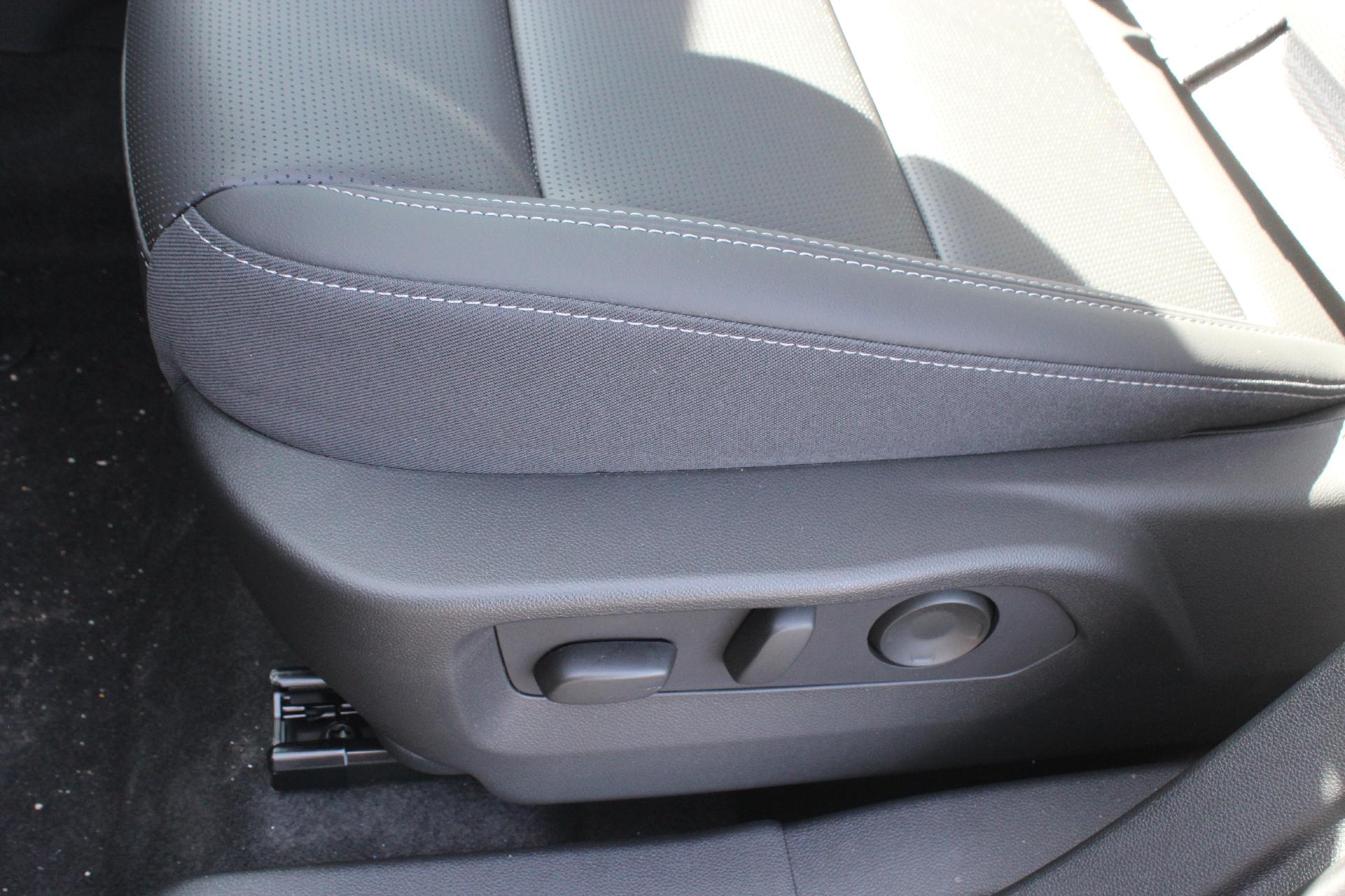 2025 Buick Envision Vehicle Photo in AURORA, CO 80012-4011