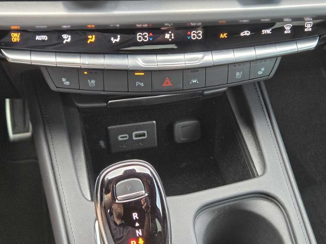 2024 Cadillac XT4 Vehicle Photo in DENTON, TX 76210-9321