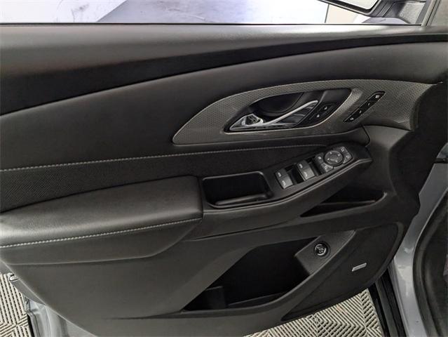 2023 Chevrolet Traverse Vehicle Photo in ENGLEWOOD, CO 80113-6708