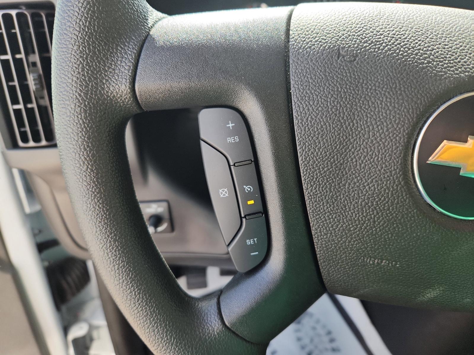 2025 Chevrolet Express Cutaway 3500 Vehicle Photo in GEORGETOWN, TX 78626-7508