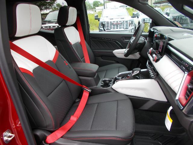 2025 GMC Canyon Vehicle Photo in LOWELL, MA 01852-4336