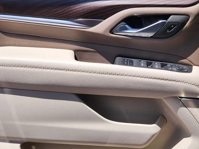 2023 GMC Yukon XL Vehicle Photo in DENTON, TX 76210-9321