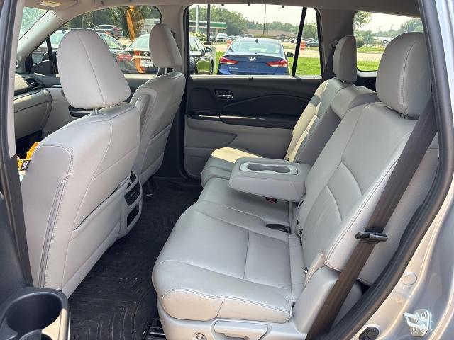 2022 Honda Pilot Vehicle Photo in Peoria, IL 61615