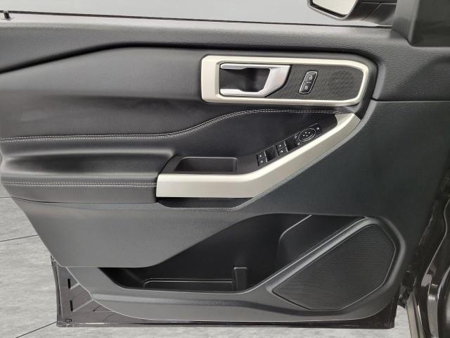 2023 Ford Explorer Vehicle Photo in Neenah, WI 54956