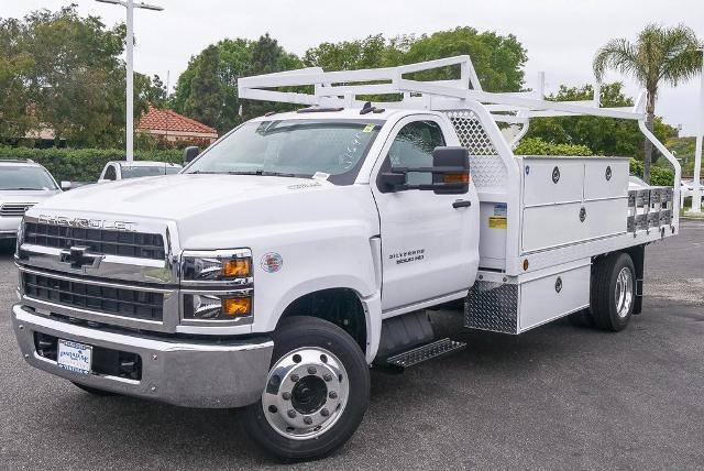 2023 Chevrolet Silverado Chassis Cab Vehicle Photo in VENTURA, CA 93003-8585