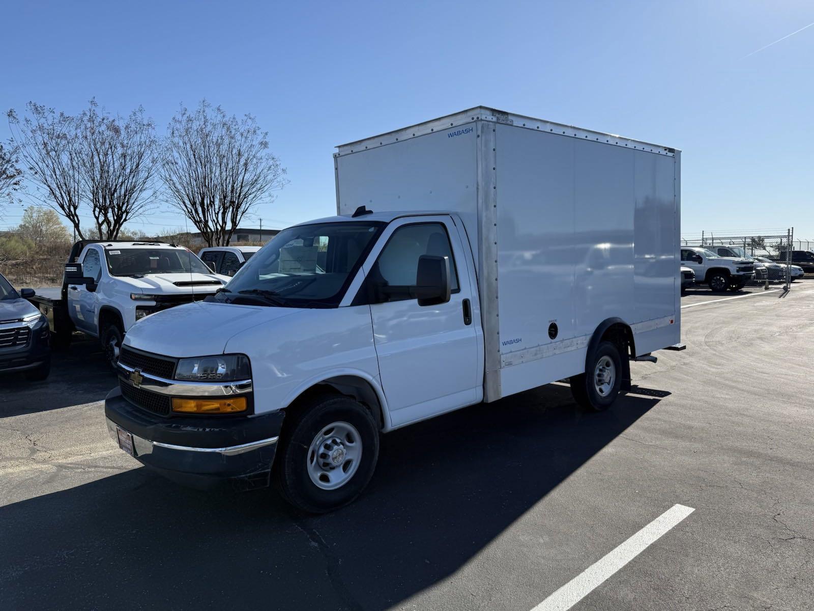 2024 Chevrolet Express Cutaway 3500 Vehicle Photo in GEORGETOWN, TX 78626-7508