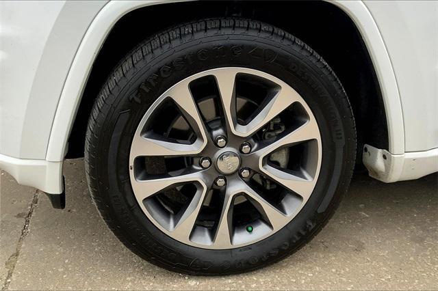 2017 Jeep Grand Cherokee Vehicle Photo in KANSAS CITY, MO 64114-4545