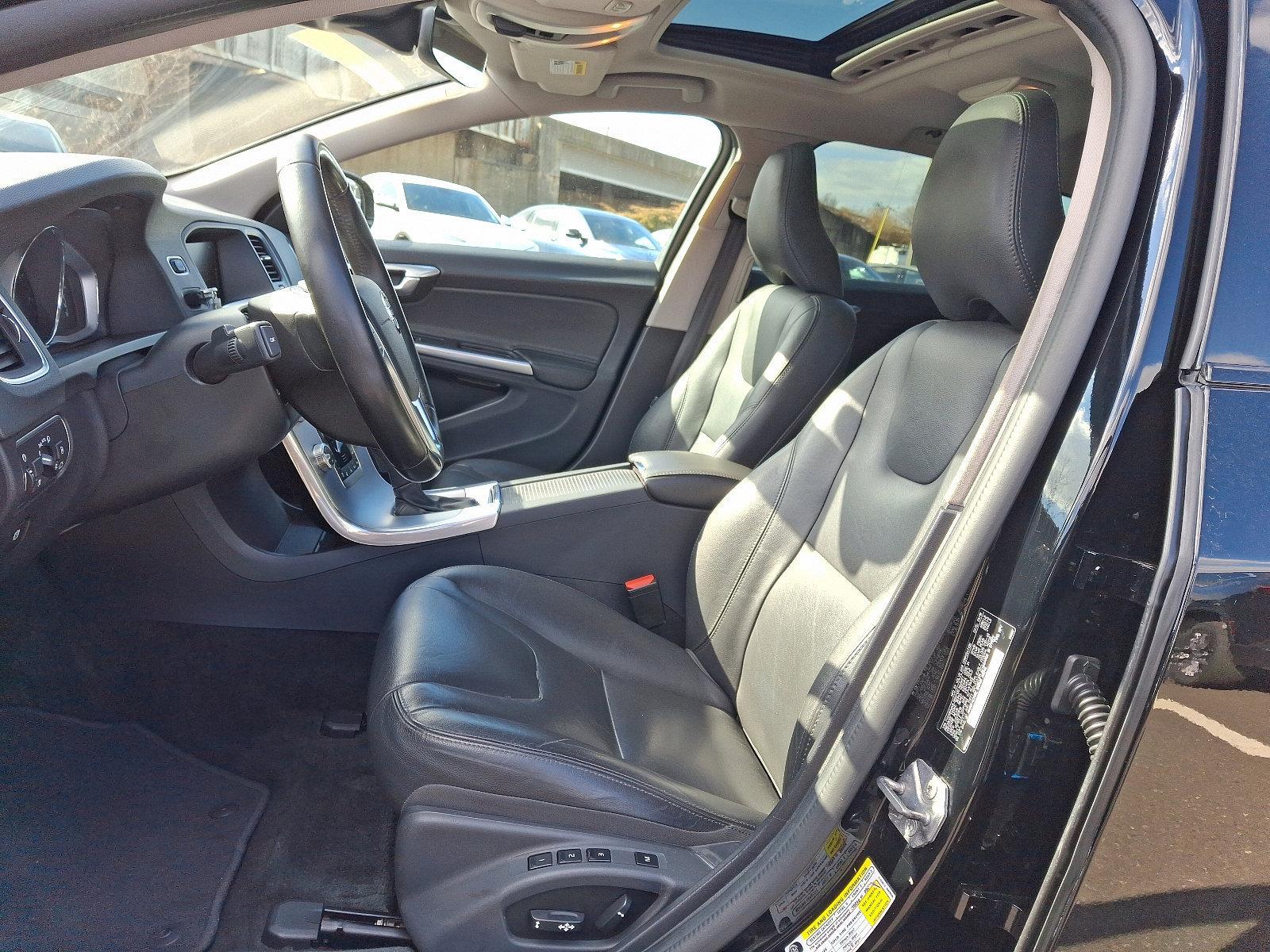 2018 Volvo V60 Cross Country Vehicle Photo in Trevose, PA 19053